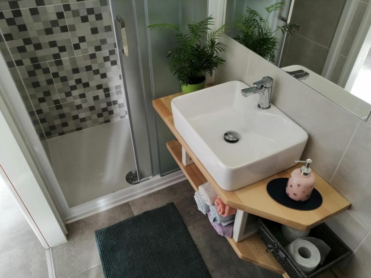 Apartman Kuca Moni *